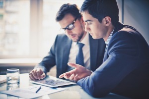 business-analysis-meeting-tablet-300x200